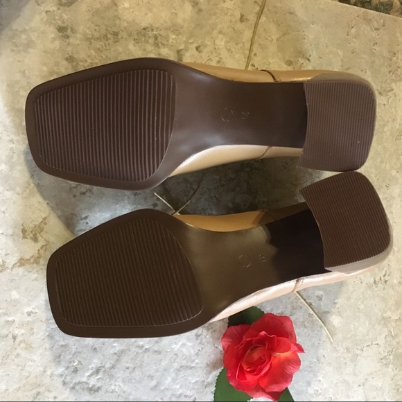 WESTIES gorgeous NWOT wheat laced booties - Picture 5 of 7